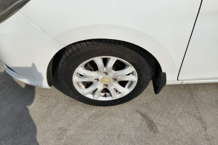 Used Haima M3 2014 1.5L Manual Standard Edition Left Front Wheel Hub