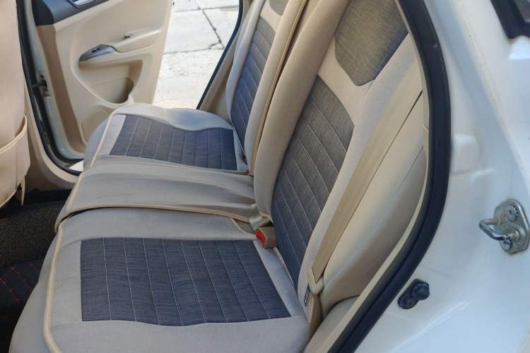 Used Haima M3 2014 1.5L Manual Colorful Navigation Edition Left Rear Seat