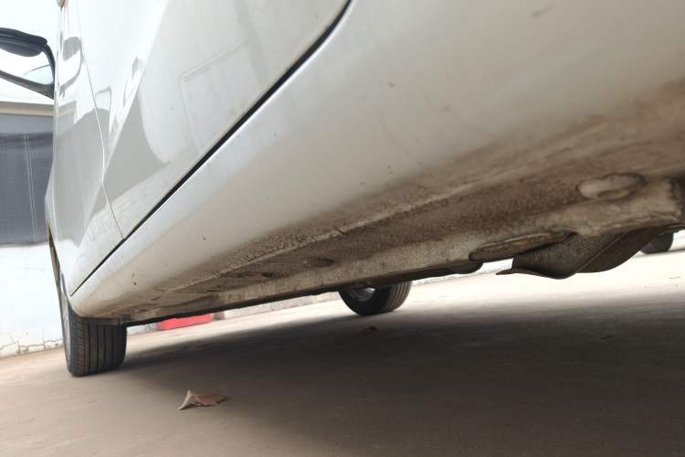 Used Haima M3 2014 1.5L Manual Elite Edition Left Side Sill