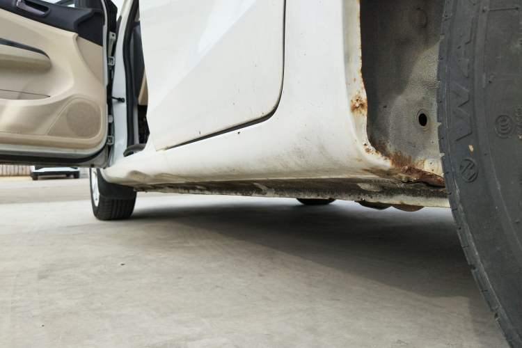 Used Haima M3 2014 1.5L Manual Standard Edition Left Side Sill
