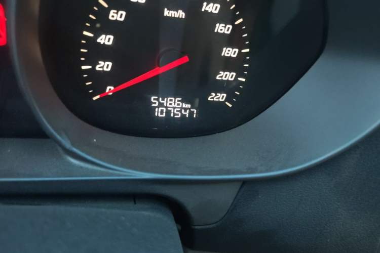 Used Haima M3 2014 1.5L Manual Elite Edition Odometer Close Up