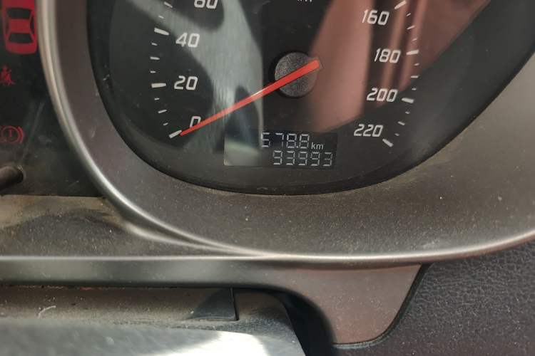Used Haima M3 2014 1.5L Manual Comfort Model Odometer Close Up