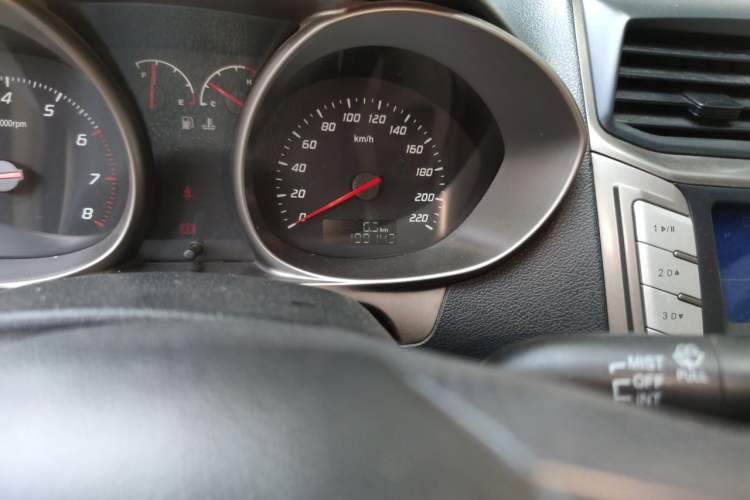 Used Haima M3 2014 1.5L Manual Elite Edition Odometer Close Up