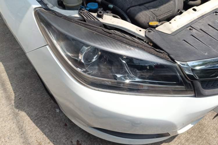 Used Haima M3 2014 1.5L Manual Comfort Model Right Front Headlight