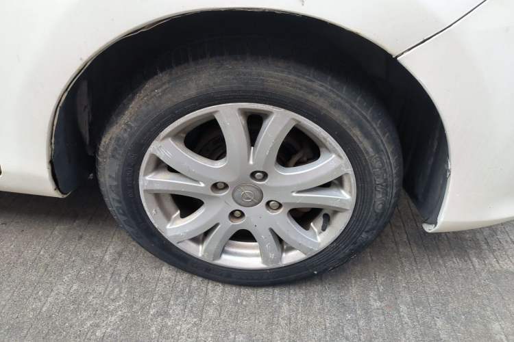 Used Haima M3 2014 1.5L Manual Comfort Model Right Front Wheel Hub