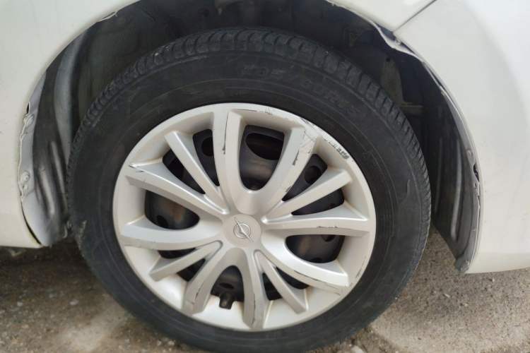 Used Haima M3 2014 1.5L Manual Standard Edition Right Front Wheel Hub