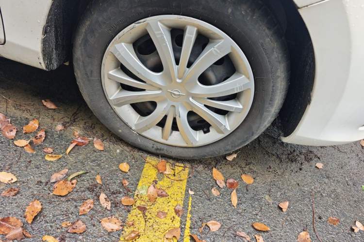 Used Haima M3 2014 1.5L Manual Standard Edition Right Front Wheel Hub