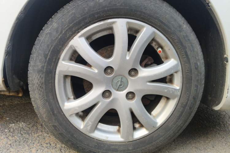 Used Haima M3 2014 1.5L Manual Standard Edition Right Front Wheel Hub