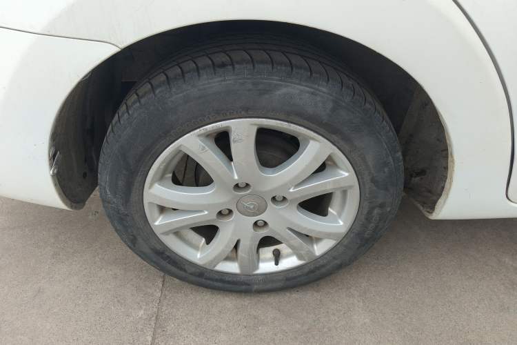 Used Haima M3 2014 1.5L Manual Elite Edition Right Rear Wheel Hub