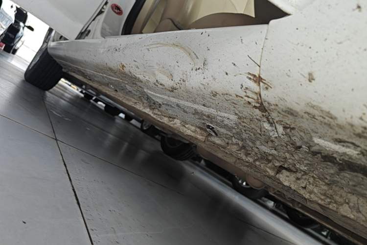 Used Haima M3 2014 1.5L Manual Comfort Model Right Side Sill