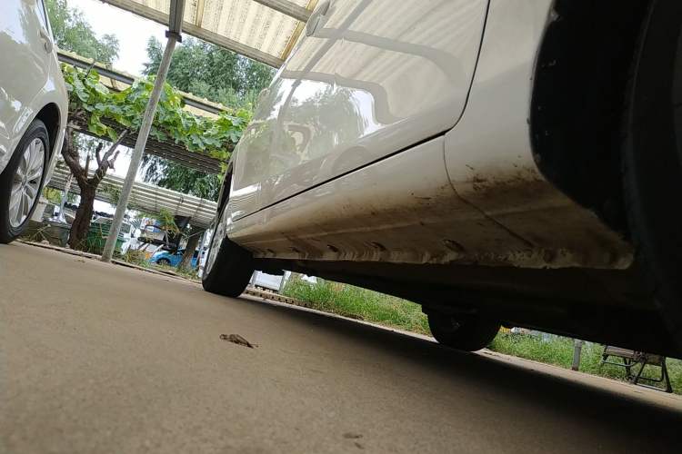 Used Haima M3 2014 1.5L Manual Comfort Model Right Side Sill