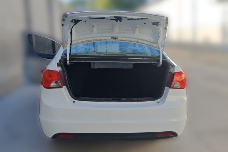 Used Haima M3 2014 1.5L Manual Colorful Navigation Edition Trunk