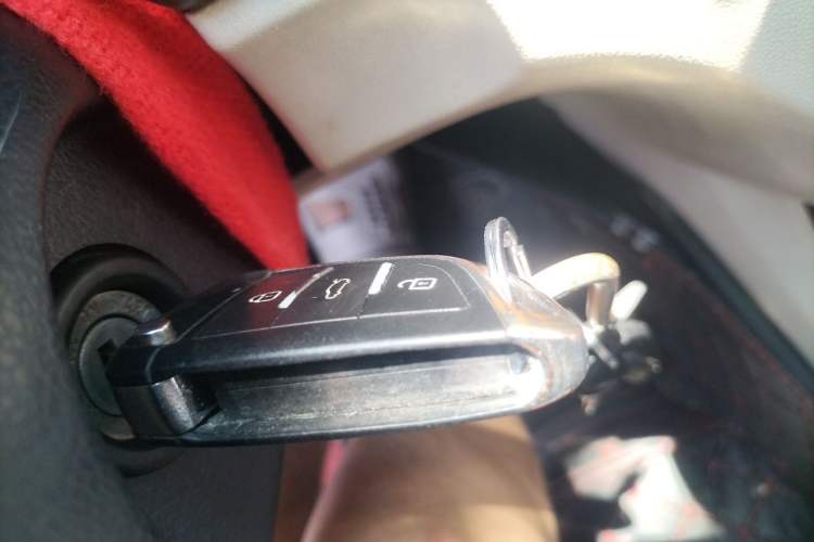 Used Haima M3 2014 1.5L Manual Colorful Navigation Edition Vehicle Key