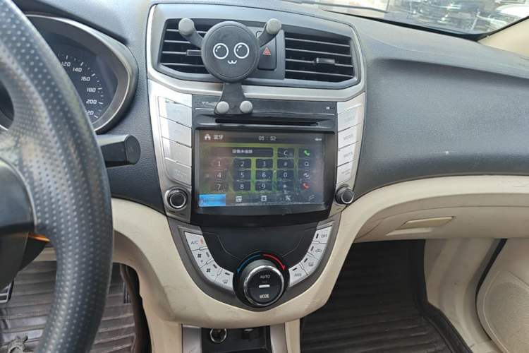 Used Haima M3 2014 1.5L Manual Elite Edition Audio And AC Panel
