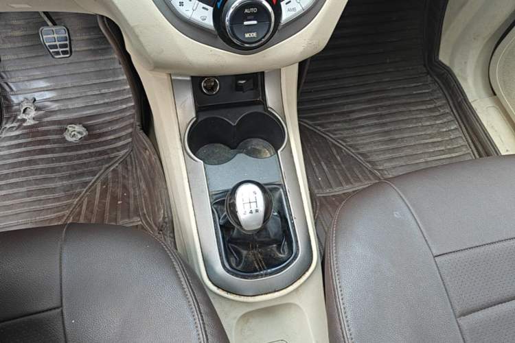 Used Haima M3 2014 1.5L Manual Elite Edition Gear Lever