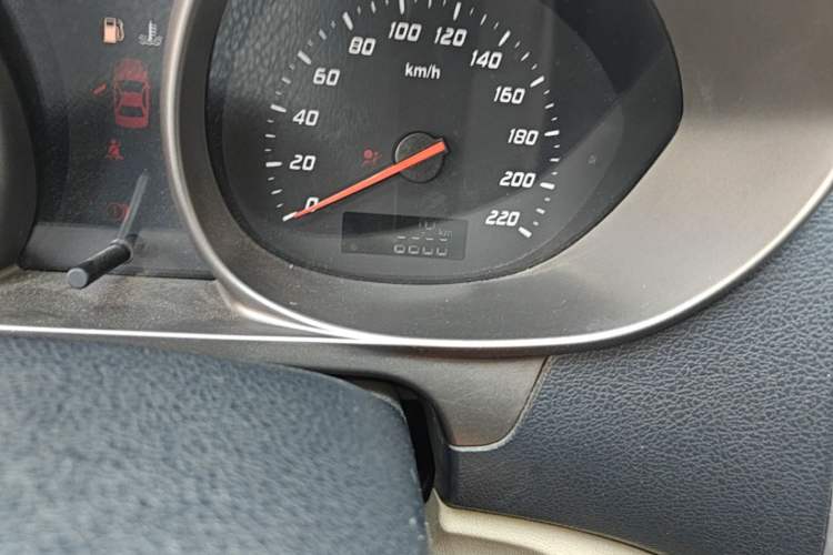 Used Haima M3 2014 1.5L Manual Elite Edition Odometer Close Up