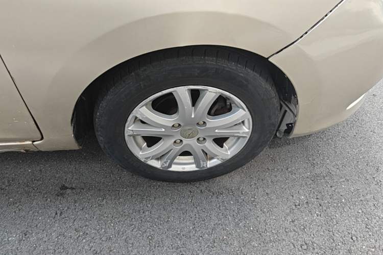 Used Haima M3 2014 1.5L Manual Elite Edition Right Front Wheel Hub