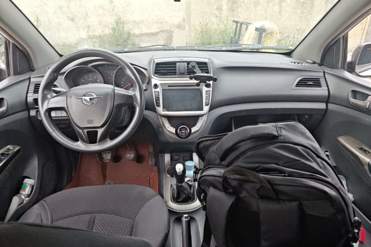 Used Haima M3 2015 1.5L Manual Elite Model Center Console
