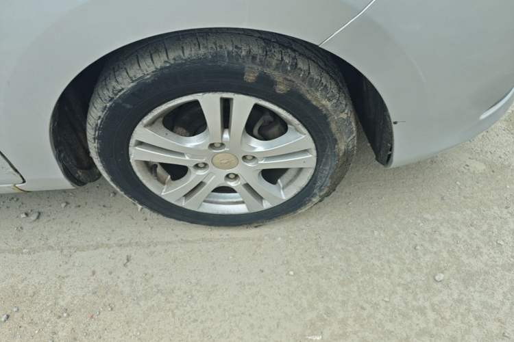 Used Haima M3 2015 1.5L Manual Elite Model Right Front Wheel Hub
