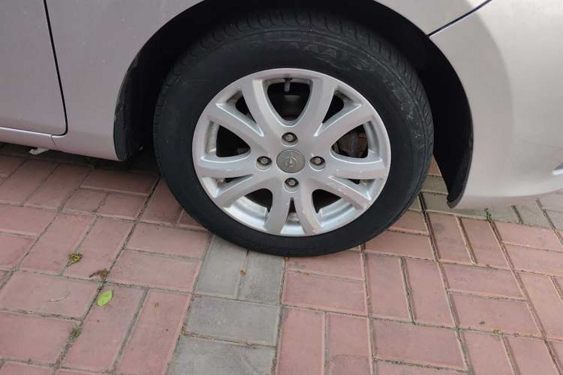 Used Haima M3 2015 1.5L Manual Elite Model Right Front Wheel Hub