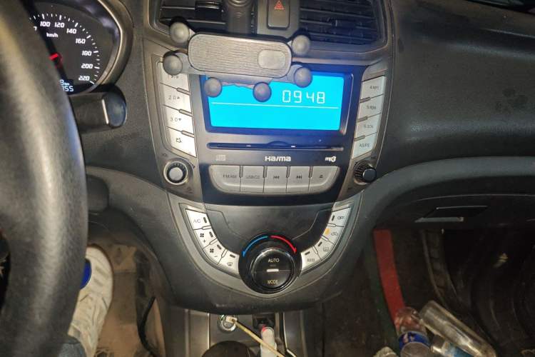 Used Haima M3 2015 1.5L Manual Elite Model Audio And AC Panel