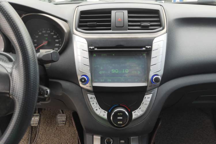 Used Haima M3 2015 1.5L Manual Elite Model Audio And AC Panel