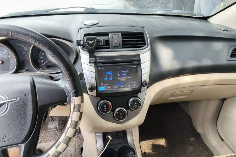 Used Haima M3 2015 1.5L Manual Standard Edition Audio And AC Panel