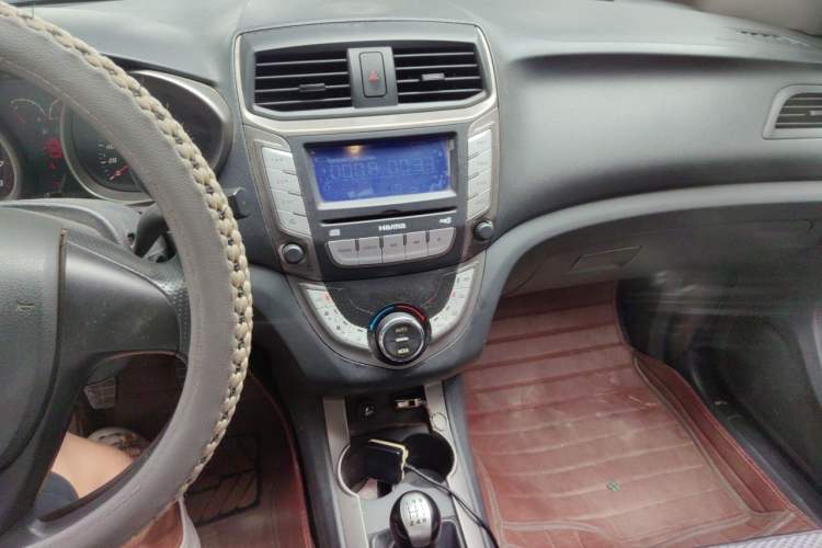 Used Haima M3 2015 1.5L Manual Elite Model with Sunroof Audio And AC Panel