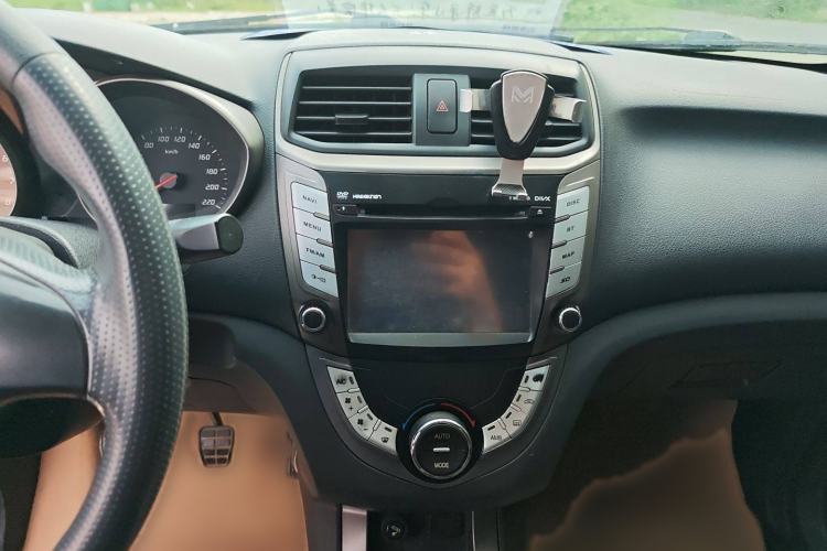 Used Haima M3 2015 1.5L Manual Elite Model Audio And AC Panel