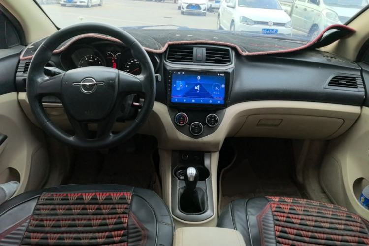 Used Haima M3 2015 1.5L Manual Standard Edition Center Console