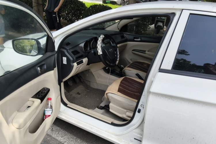 Used Haima M3 2015 1.5L Manual Standard Edition Driver Seat