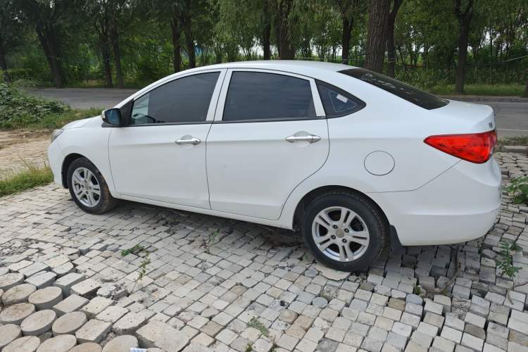 Used Haima M3 2015 1.5L Manual Elite Model Exterior 5