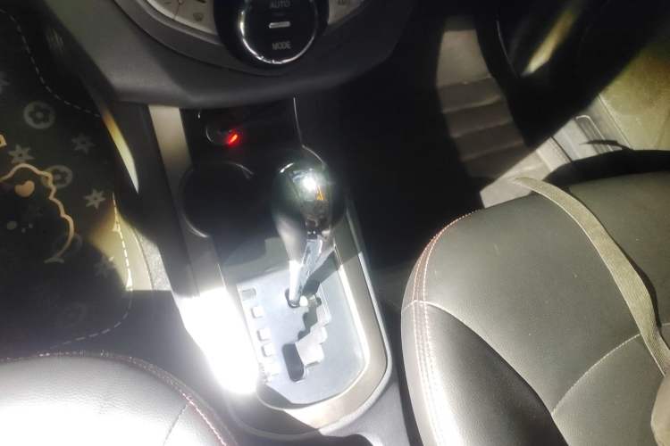 Used Haima M3 2015 1.5L CVT Elite with Sunroof Gear Lever