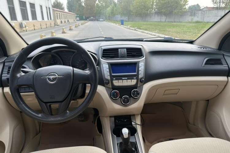 Used Haima M3 2015 1.5L Manual Standard Edition Interior 2