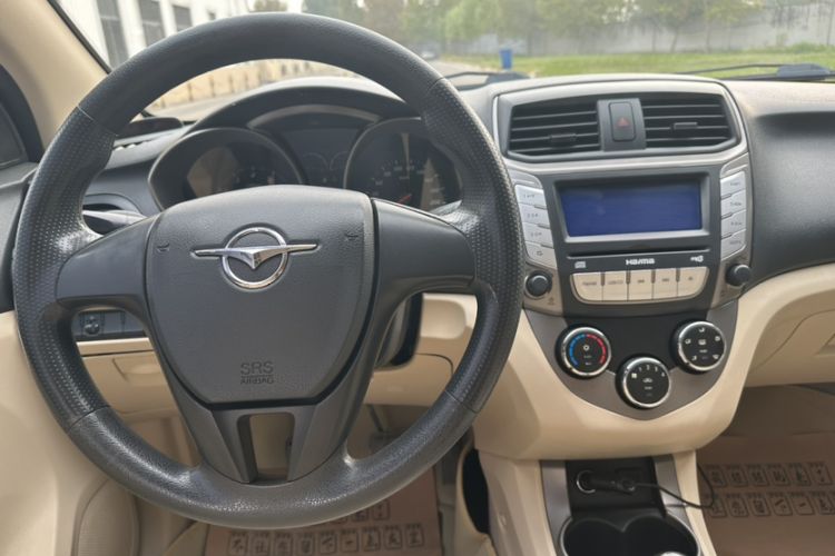 Used Haima M3 2015 1.5L Manual Standard Edition Interior 3