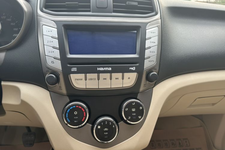 Used Haima M3 2015 1.5L Manual Standard Edition Interior 4