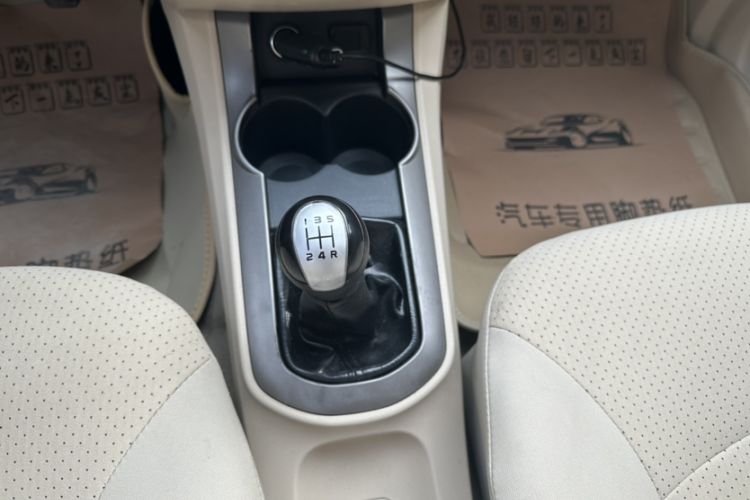 Used Haima M3 2015 1.5L Manual Standard Edition Interior 5