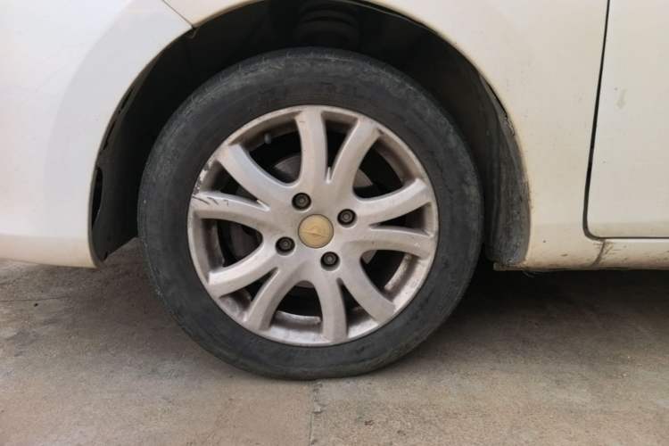 Used Haima M3 2015 1.5L Manual Standard Edition Left Front Wheel Hub