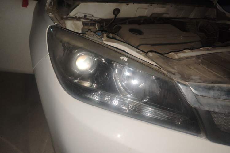Used Haima M3 2015 1.5L Manual Elite Model Right Front Headlight