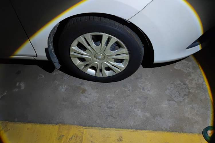 Used Haima M3 2015 1.5L Manual Standard Edition Right Front Wheel Hub