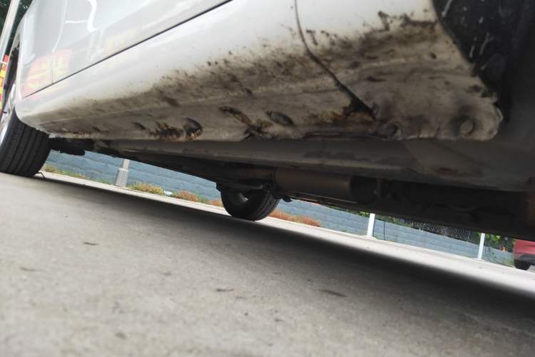Used Haima M3 2015 1.5L Manual Elite Model Right Side Sill