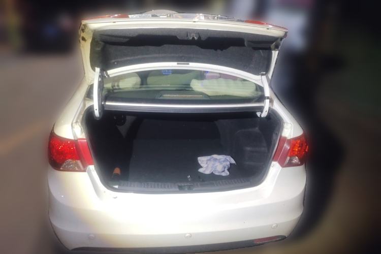 Used Haima M3 2015 1.5L CVT Elite with Sunroof Trunk