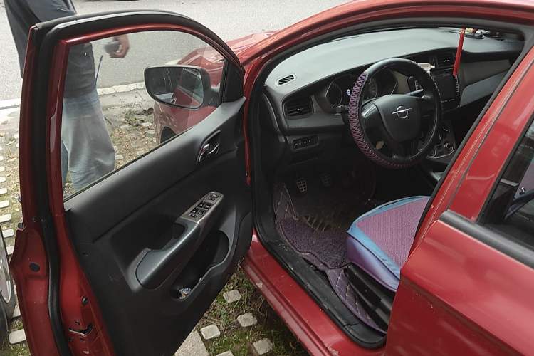 Used Haima M3 2016 1.5L Manual Comfort Model Driver Seat