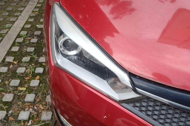 Used Haima M3 2016 1.5L Manual Comfort Model Right Front Headlight