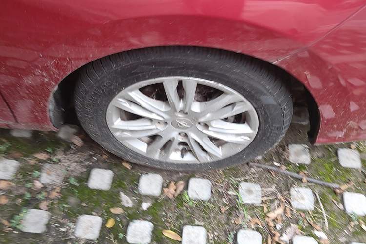 Used Haima M3 2016 1.5L Manual Comfort Model Right Front Wheel Hub