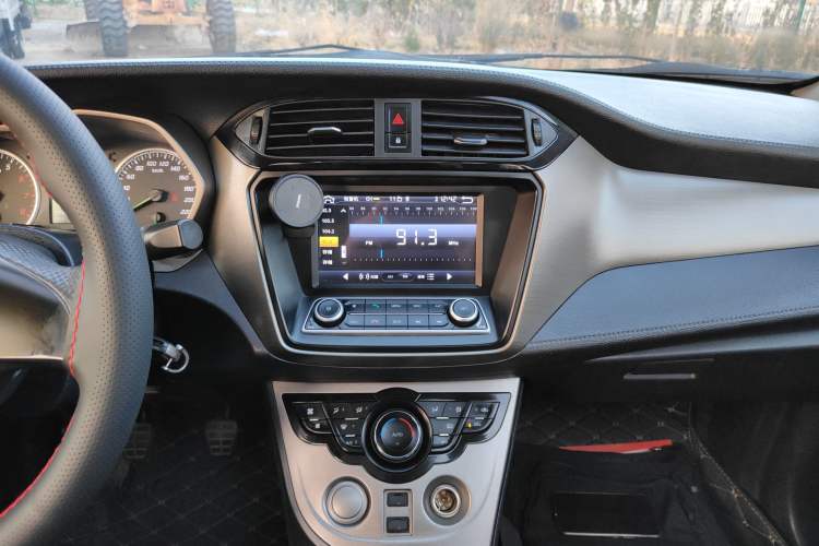 Used Haima M3 2016 1.5L Manual Smart Comfort Edition Audio And AC Panel