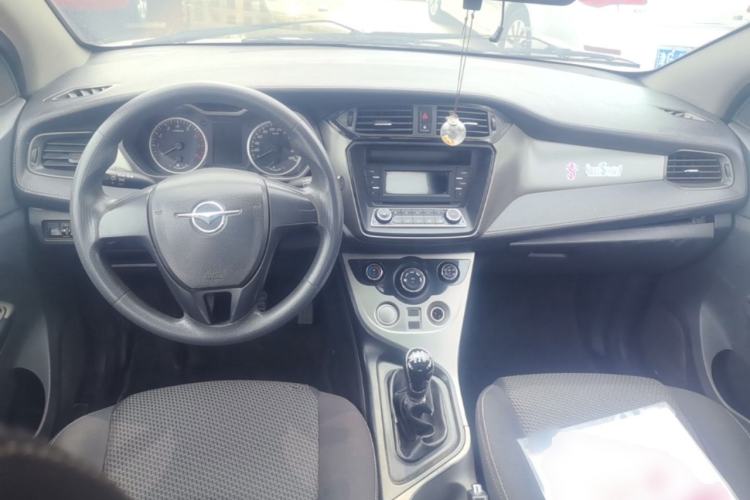 Used Haima M3 2016 1.5L Manual Comfort Model with Sunroof Center Console