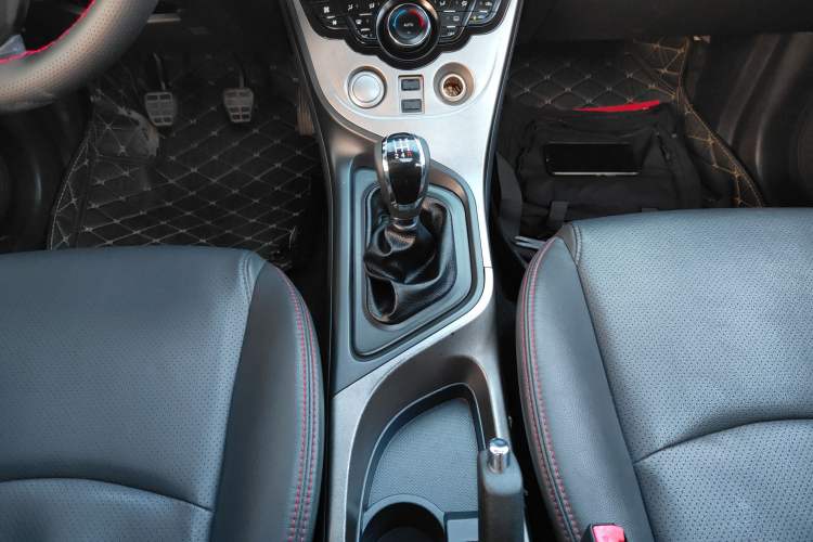 Used Haima M3 2016 1.5L Manual Smart Comfort Edition Gear Lever