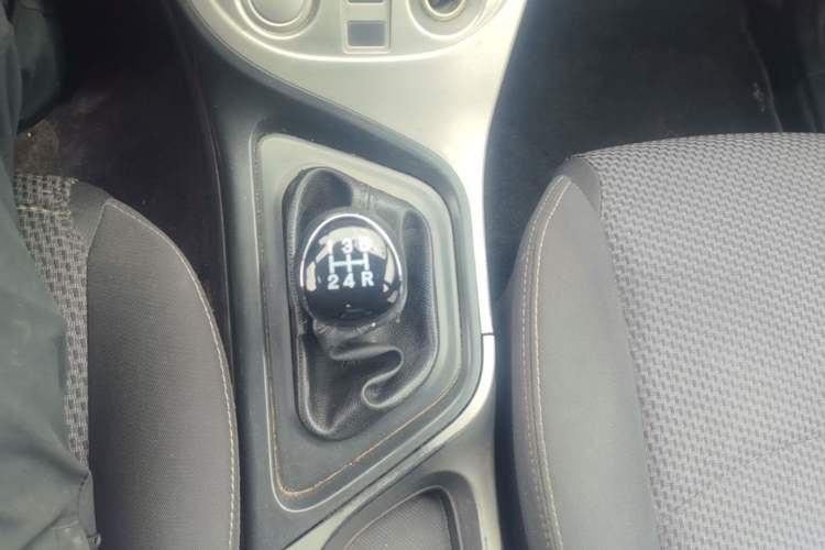 Used Haima M3 2016 1.5L Manual Comfort Model with Sunroof Gear Lever