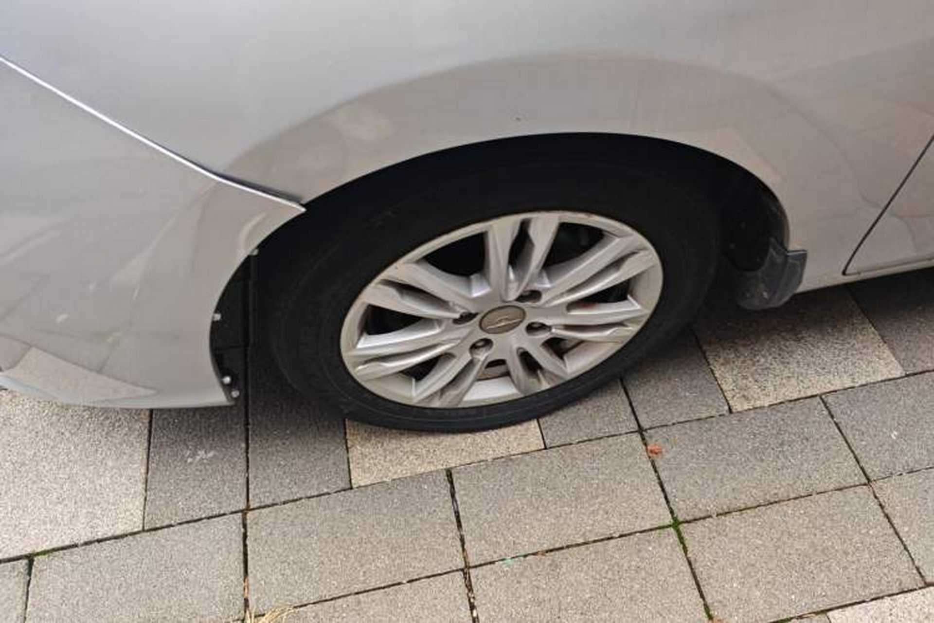 Used Haima M3 2016 1.5L Manual Comfort Model Left Front Wheel Hub